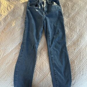 Good American always fits good legs skinny jeans